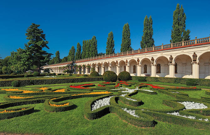 Kniha “PLZE - Libor Sv  ek" - vyd n  2., rok 2015 Photographer: Libor Svacek; box@fotosvacek.cz; Mobile: +420 602428001; 