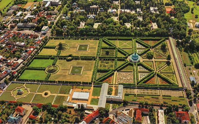 Kniha “PLZE - Libor Sv  ek" - vyd n  2., rok 2015 Photographer: Libor Svacek; box@fotosvacek.cz; Mobile: +420 602428001; 