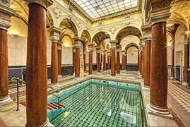 Kniha “PLZE - Libor Sv  ek" - vyd n  2., rok 2015 Photographer: Libor Svacek; box@fotosvacek.cz; Mobile: +420 602428001; 