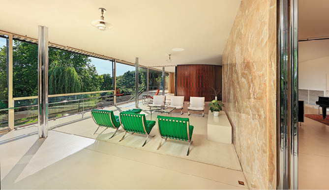 Kniha “PLZE - Libor Sv  ek" - vyd n  2., rok 2015 Photographer: Libor Svacek; box@fotosvacek.cz; Mobile: +420 602428001; 