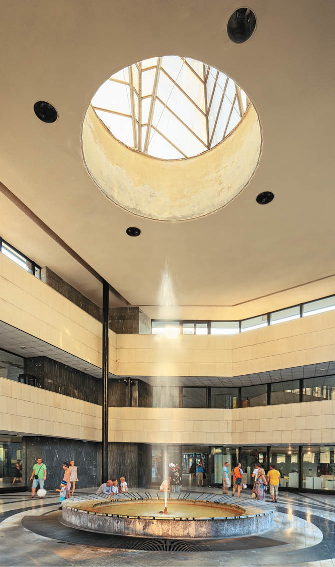 Kniha “PLZE - Libor Sv  ek" - vyd n  2., rok 2015 Photographer: Libor Svacek; box@fotosvacek.cz; Mobile: +420 602428001; 