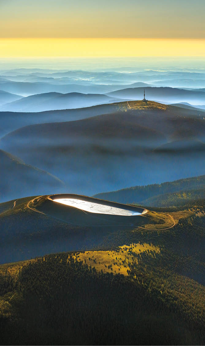 Kniha “ esk republika 2020 - Libor Sv  ek" - vyd n  1., rok 2020