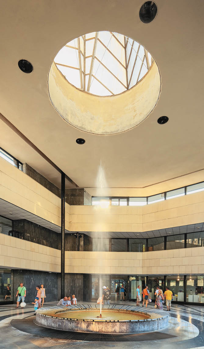 Kniha “PLZE - Libor Sv  ek" - vyd n  2., rok 2015 Photographer: Libor Svacek; box@fotosvacek.cz; Mobile: +420 602428001; 